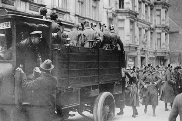Razzia und Polizeigewalt in der Grenadierstrasse 1923